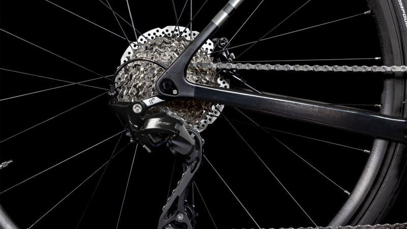 Cube Attain C:62 Race blackline – Bild 4